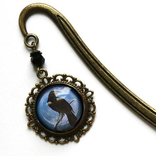 Bokmärke, book hook – Kråkfågel, blå måne