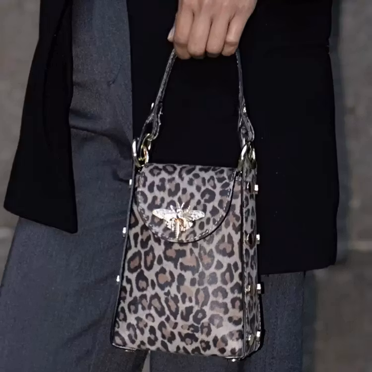 Handväska – The Bee Bag, liten leo