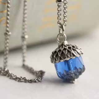 Halsband – Safirblå ekollon