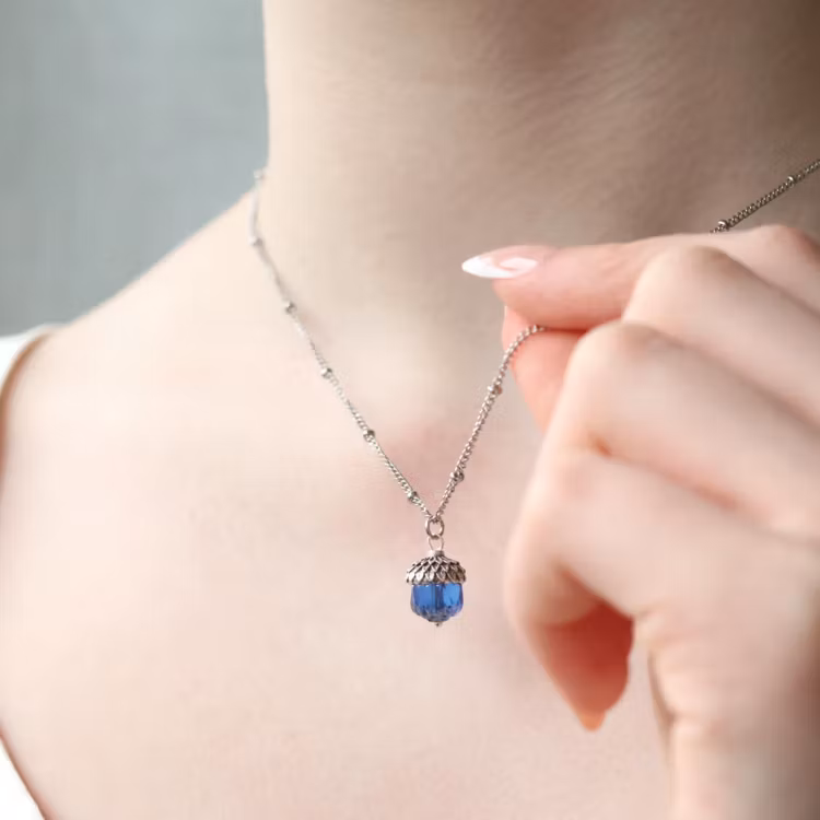 Halsband – Safirblå ekollon