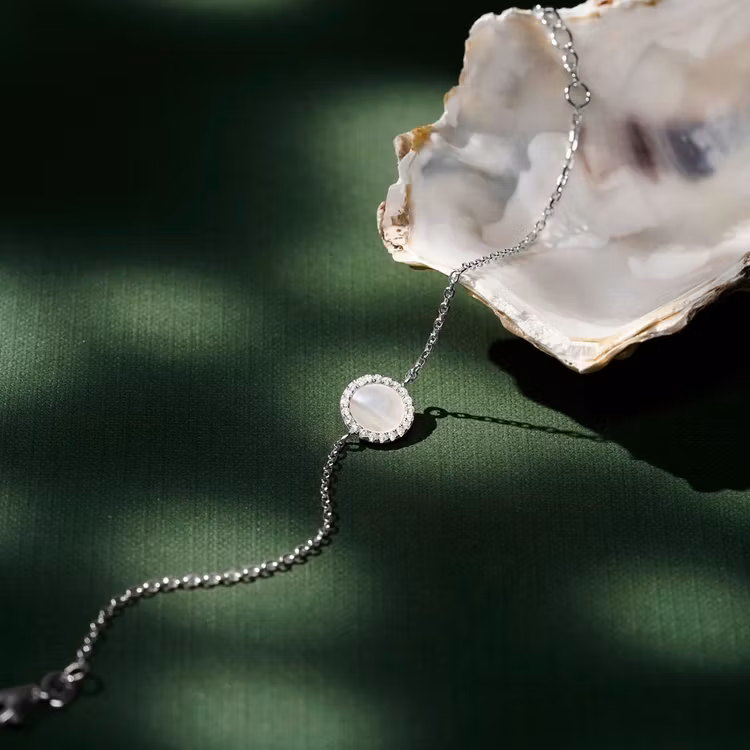 Armband – Cirkel i pärlemor och kubisk zirkonia