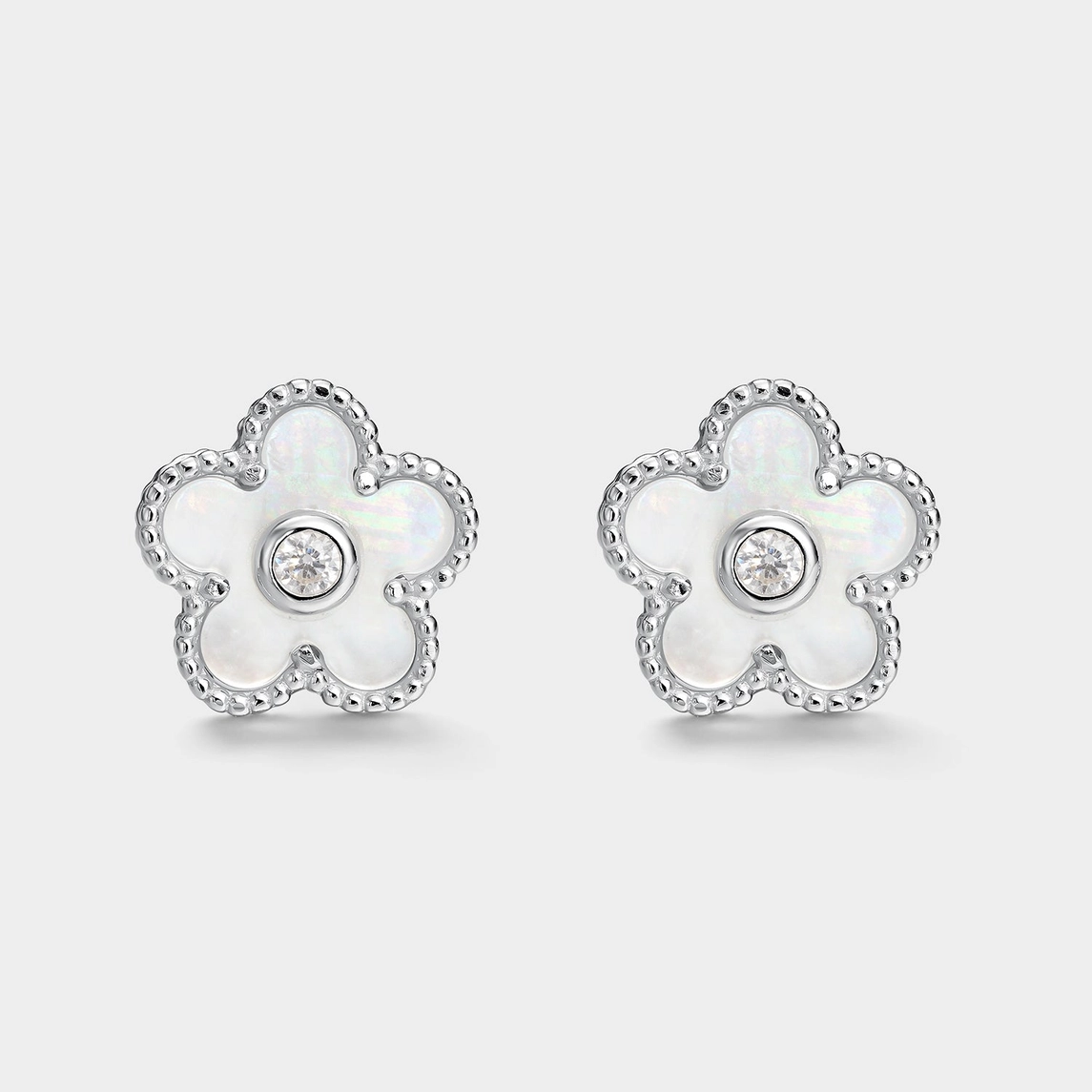 Örhängen – Blomma i pärlemor med kubisk zirkonia