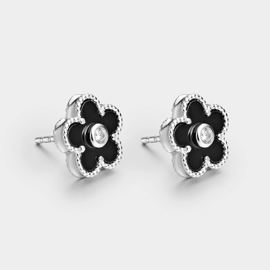 Örhängen – Blomma i onyx med kubisk zirkonia