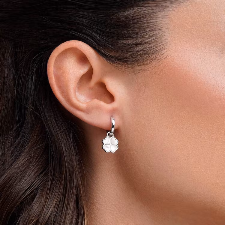 Örhängen – Creoler med fyrklöver i pärlemor