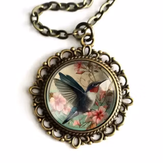 Halsband, ornamenterad berlock – Kolibri, Art Nouveau