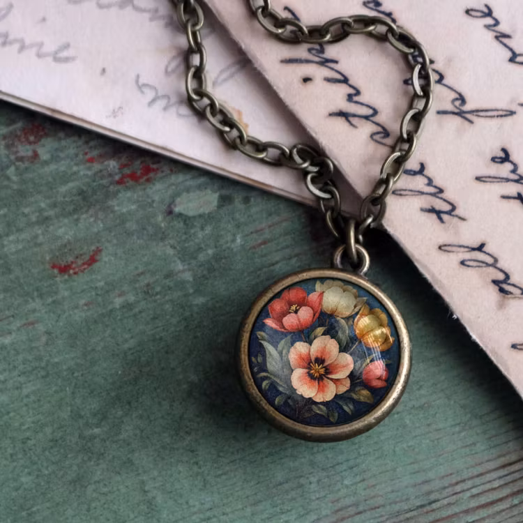 Halsband, dubbelsidig berlock – Stämningsfulla tulpaner