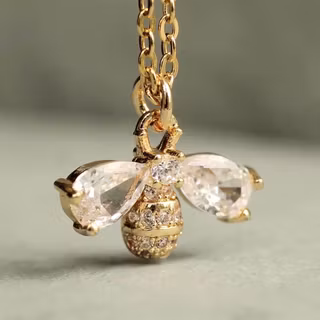 Halsband – Bi med kristaller, guldpläterat