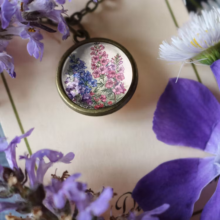 Halsband, dubbelsidig berlock – Riddarsporre