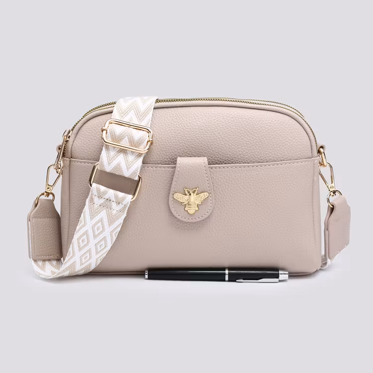 Axelväska – Double Zip Bee, ljus puderaprikos