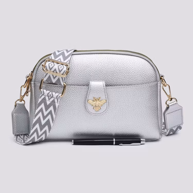 Axelväska – Double Zip Bee, silver