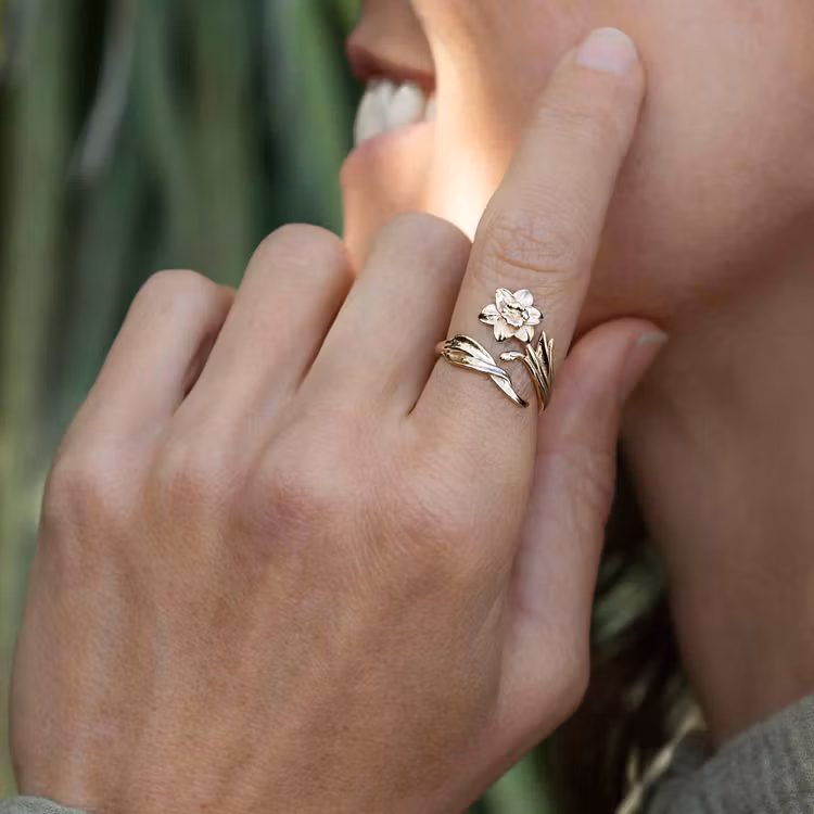 Ring – Påsklilja, brons