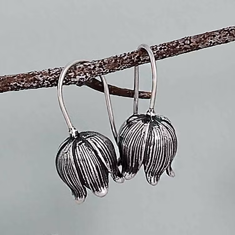Örhängen – Liljekonvalj på krok, silver