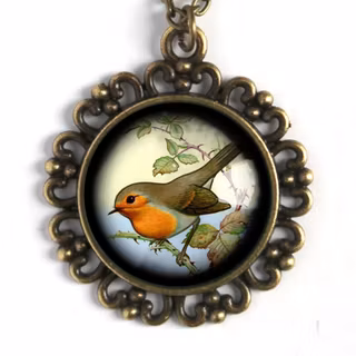 Halsband, ornamenterad berlock – Rödhake