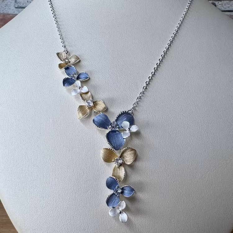 Halsband – Cascading floral