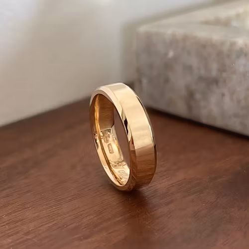 WEDDINGS BY Sofia Falk - Ring med fasade kanter