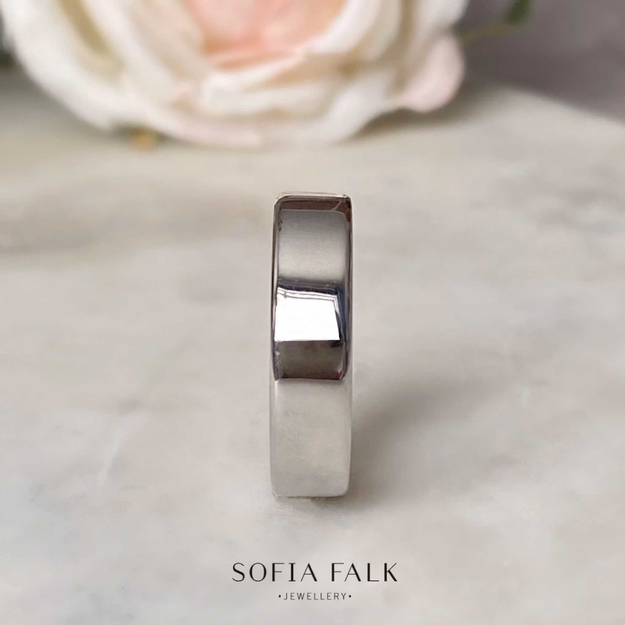 WEDDINGS BY Sofia Falk - Ring med rundade kanter