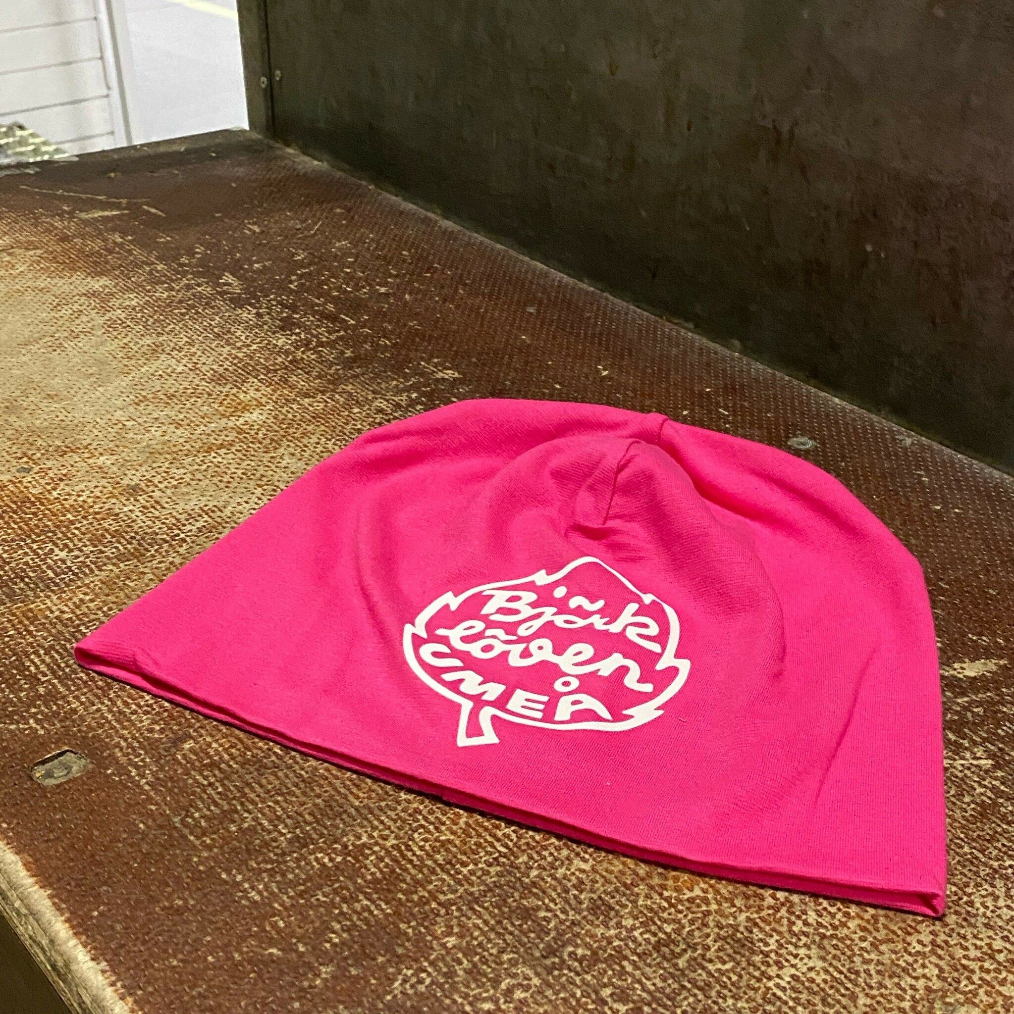 BEANIE LÖVENLOGGA ROSA