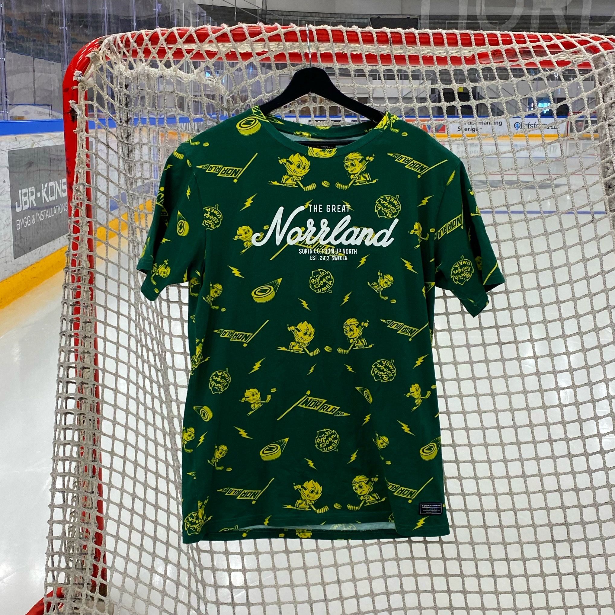LÖVEN X GREAT NORRLAND TEE GRÖN