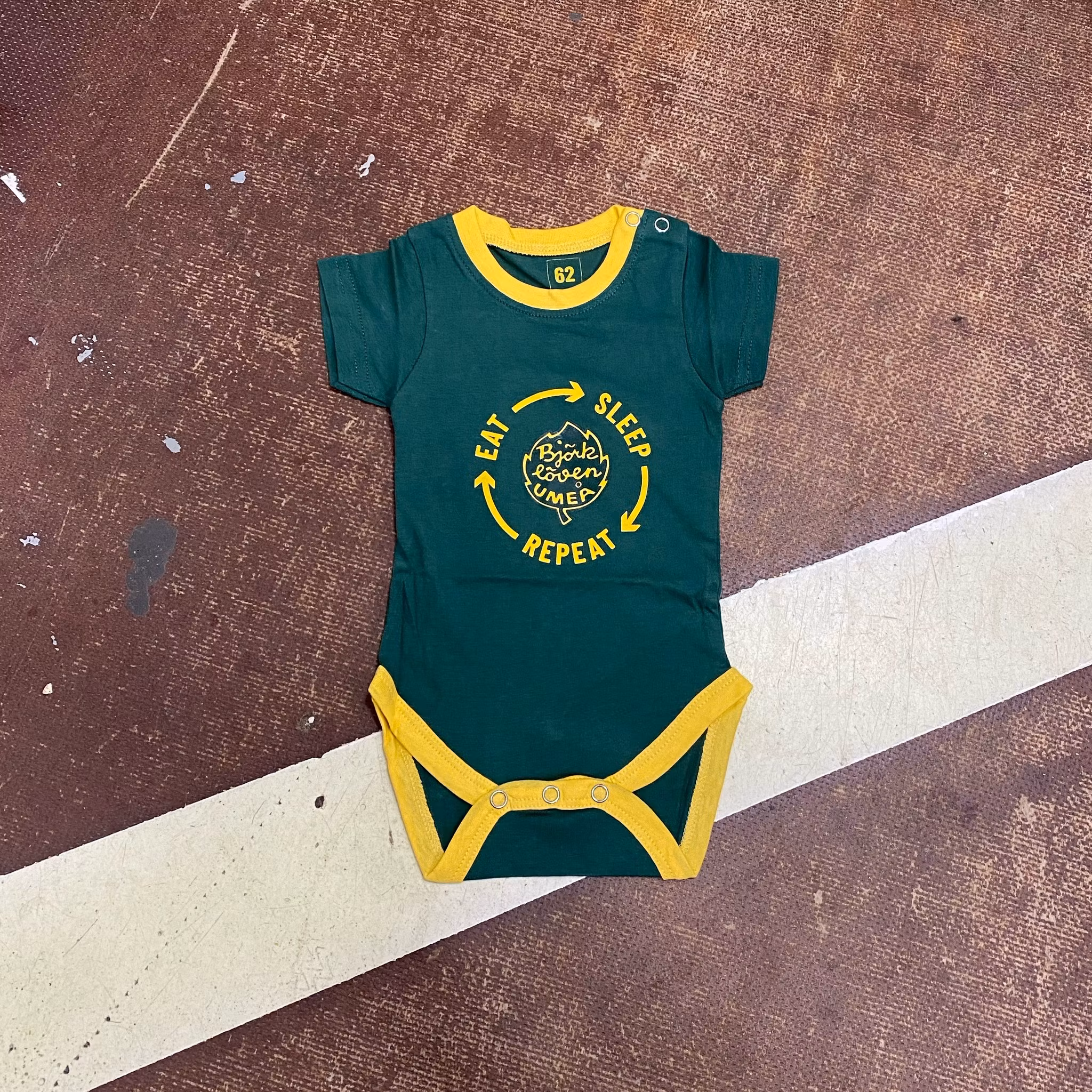 BABYBODY EAT SLEEP GRÖN KORT ÄRM