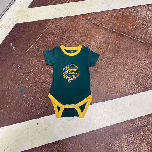 BABYBODY LOGGA GRÖN KORT ÄRM