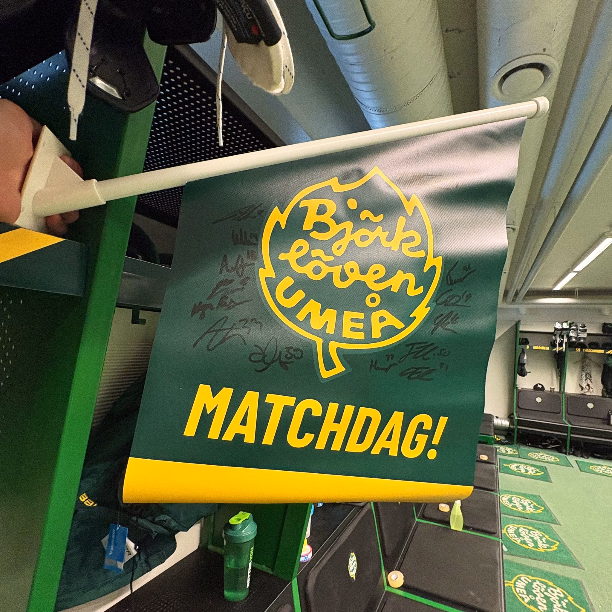 FASADFLAGGA SIGNERAD MATCHDAG