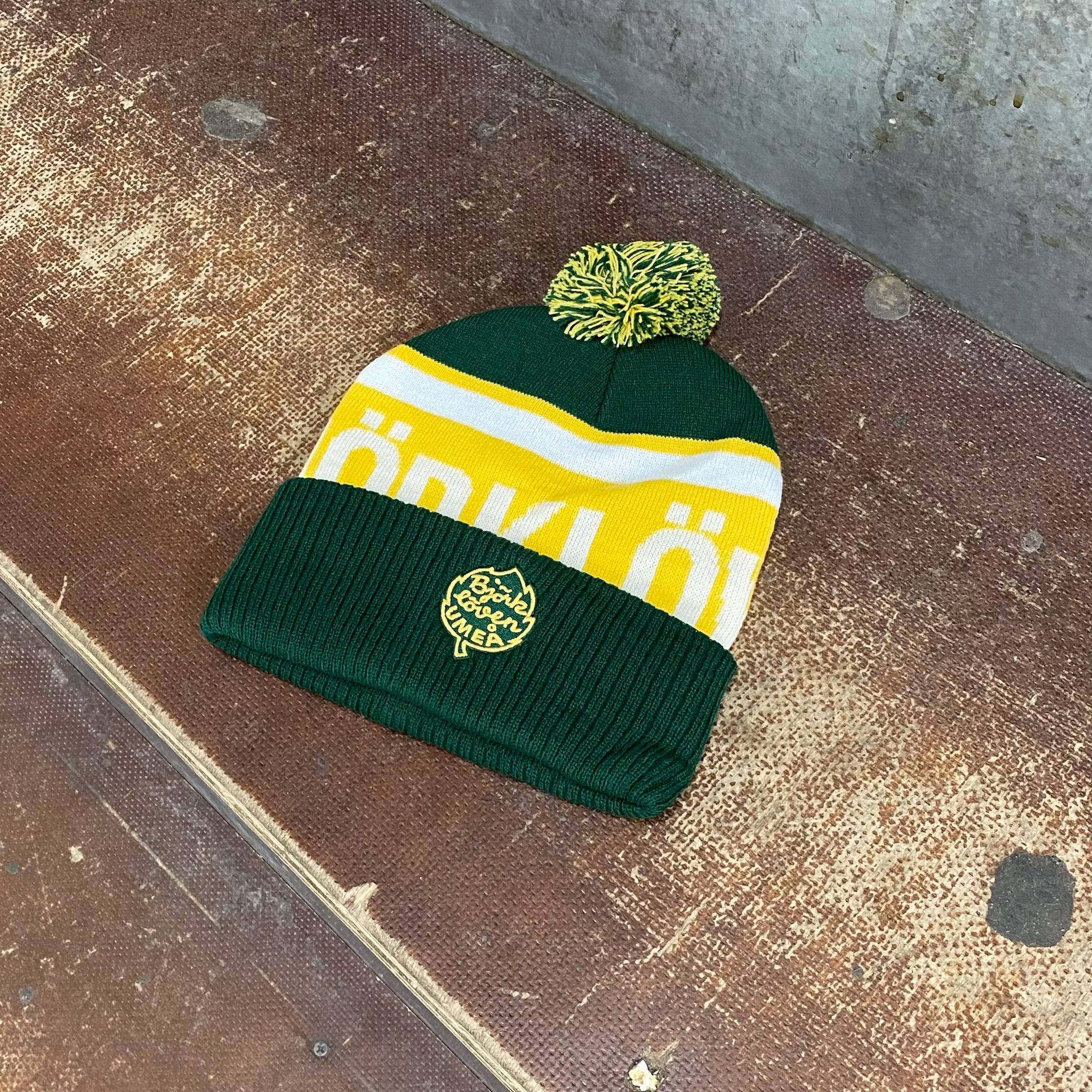 MÖSSA POM GROVSTICKAD GUL