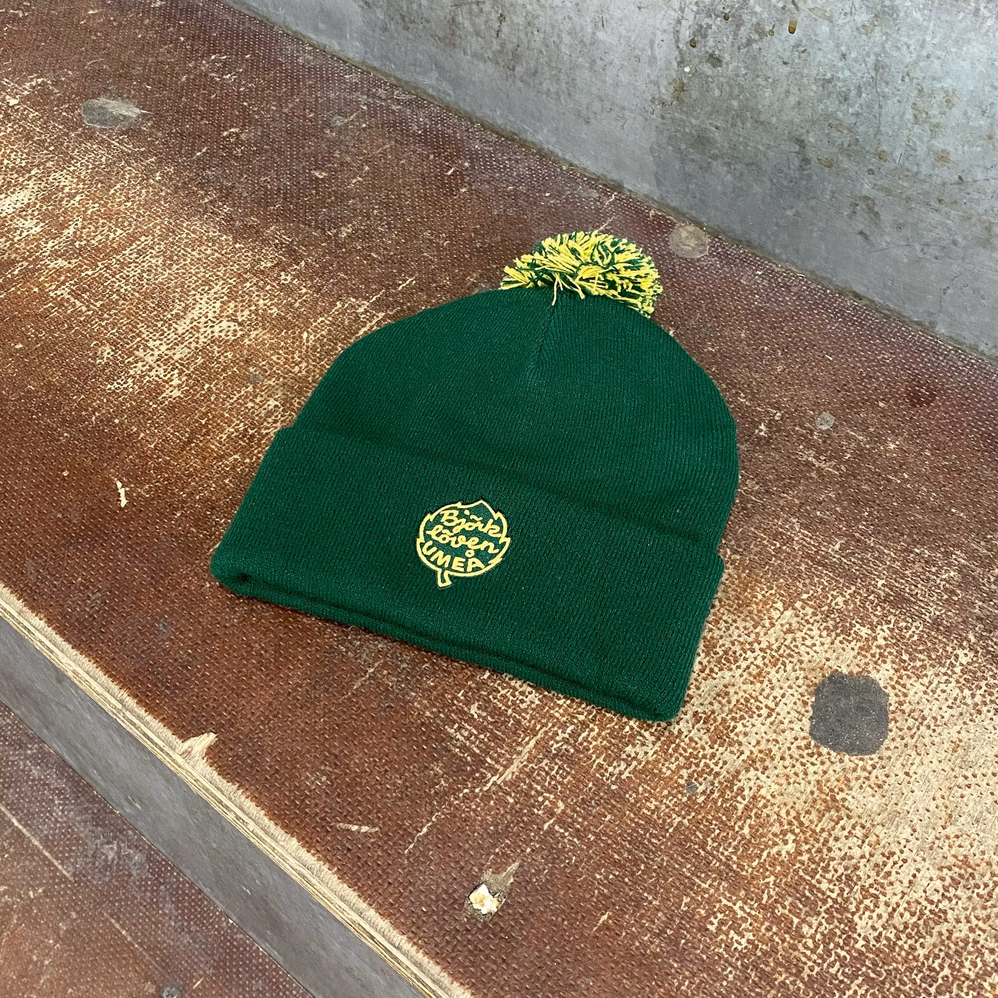 MÖSSA POM LOGGA GRÖN