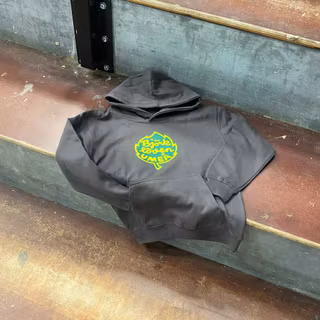 HOOD JR LOGGA MÖRKGRÅ