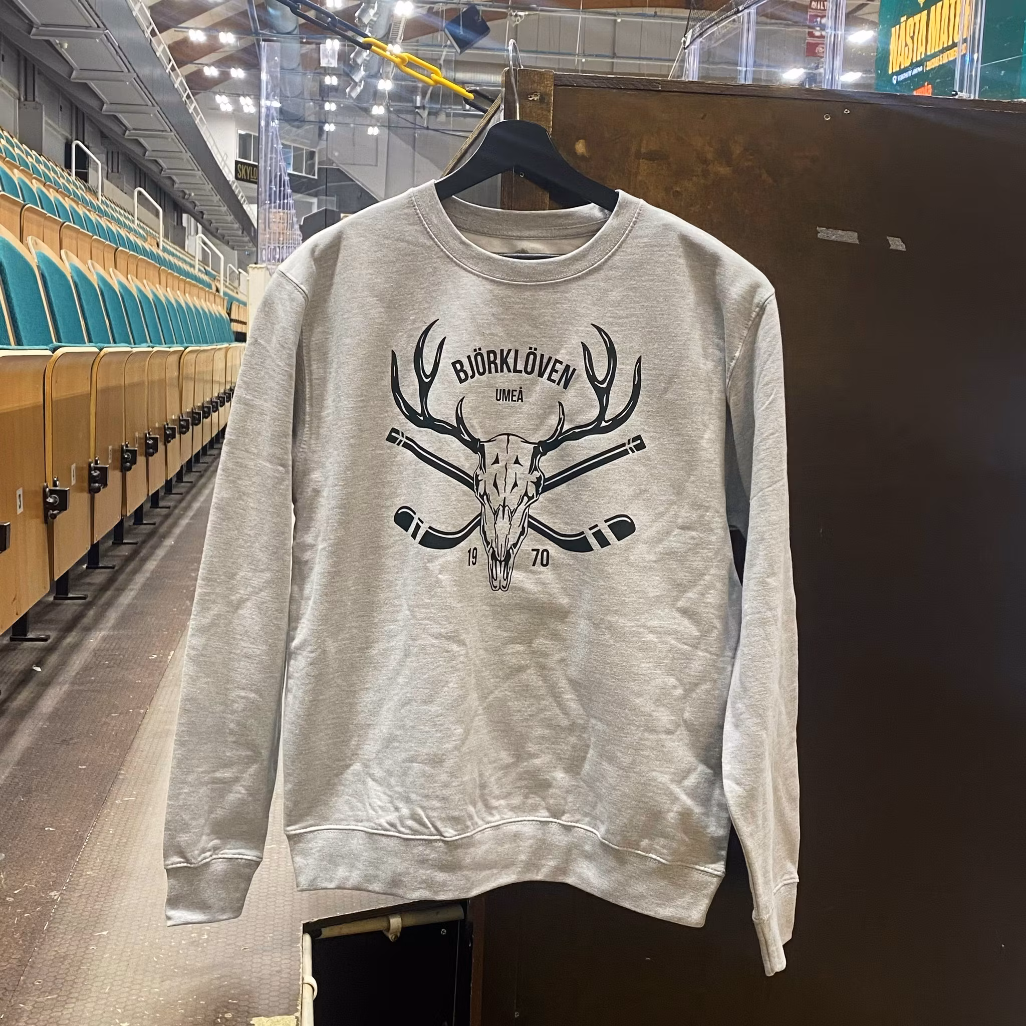 SWEATSHIRT TAP IT IN GRÅ