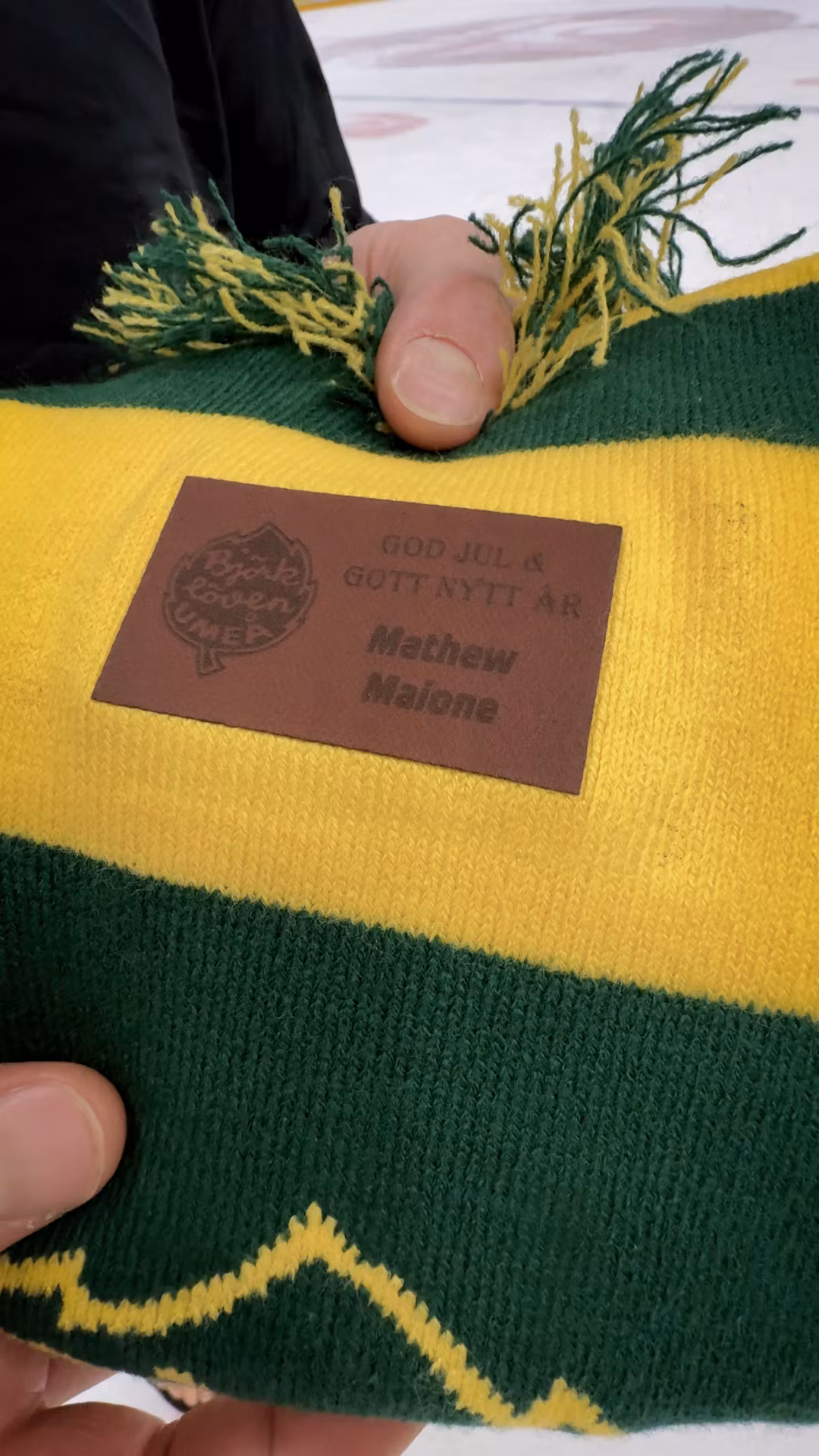 EXKLUSIV JULHALSDUK – MED NAMN