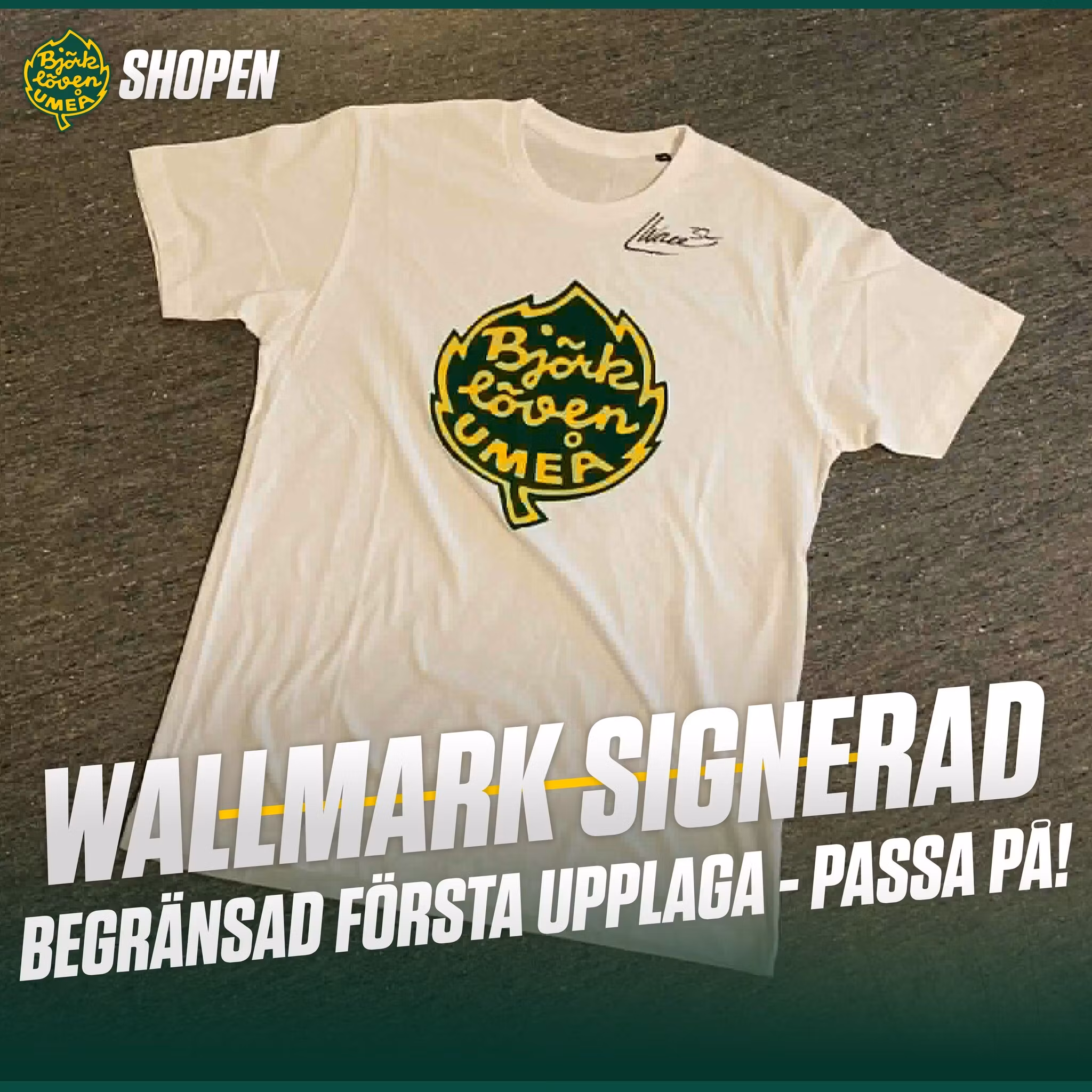 SIGNERAD WALLMARK TEE VIT
