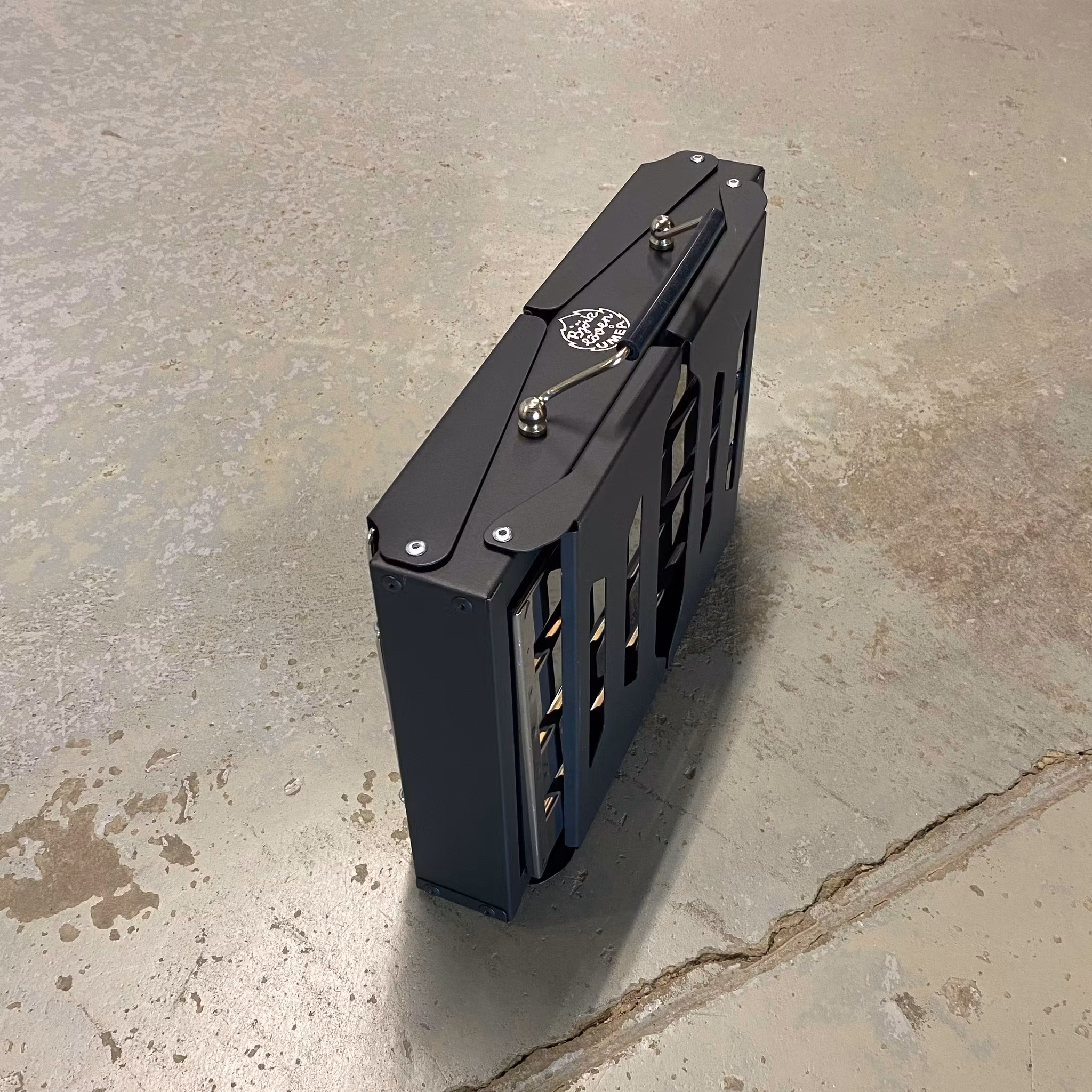 LÖVEN PICKNICKGRILL