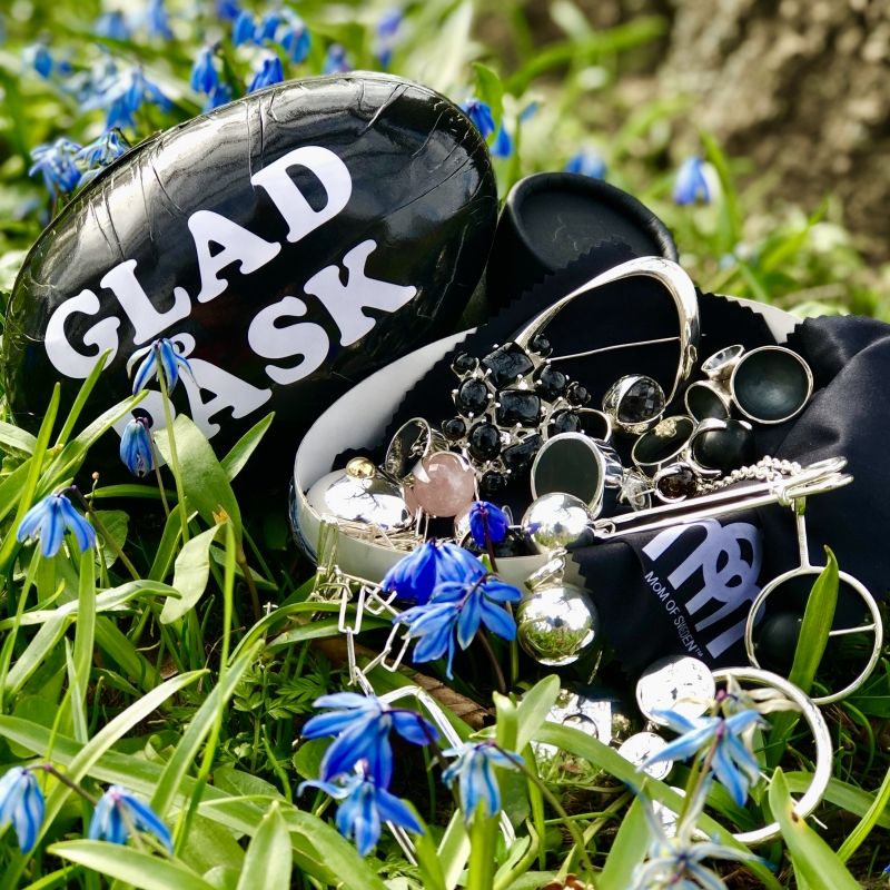 GLAD PÅSK - HAPPY EASTER