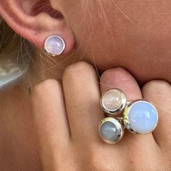 Örhängen/ Studs HOLI Kalcedon