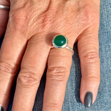 Ring HOLI Liten Grön Onyx