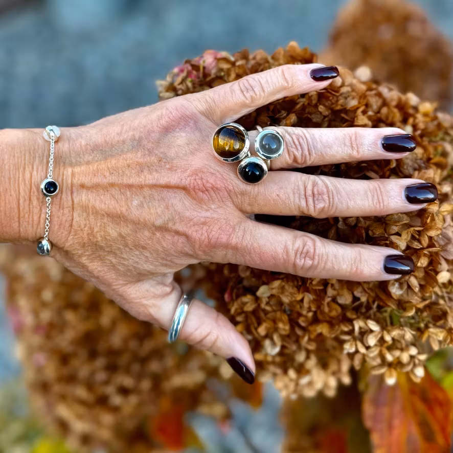 Ring HOLI Liten Svart Onyx