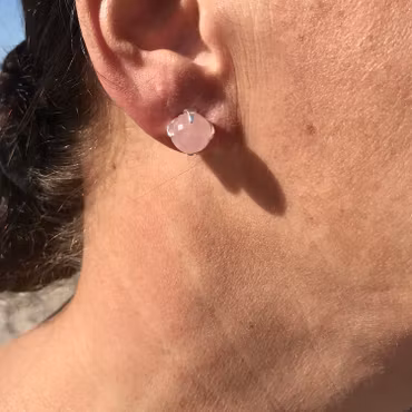 Örhängen CLAW med Rosenkvarts