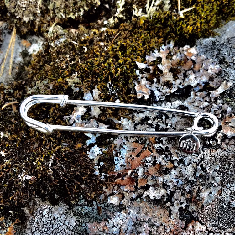 Stor säkerhetsnål i silver 925. Big safety pin in silver 925