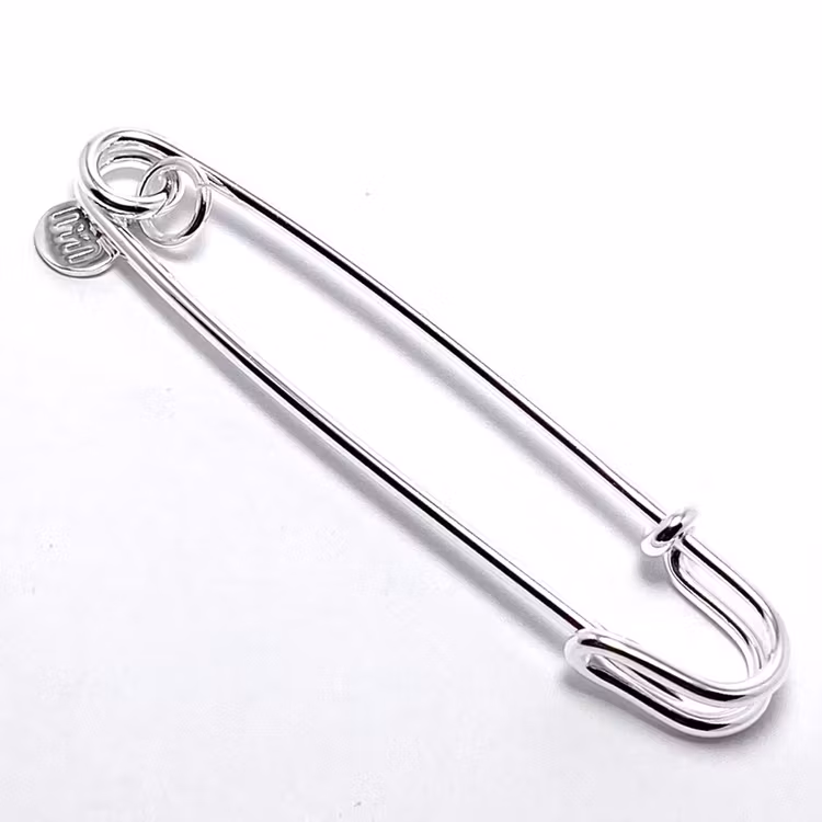 Stor säkerhetsnål i silver 925. Big safety pin in silver 925