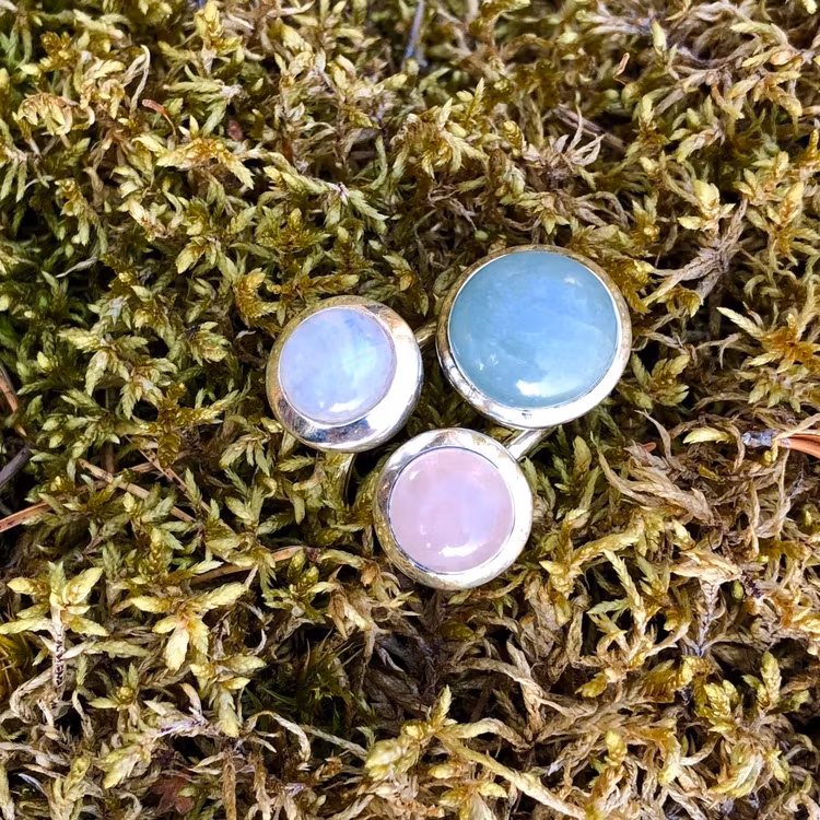 Silverringar med naturliga stenar, mixa och matcha. Silver rings with natural stones, mix and match.