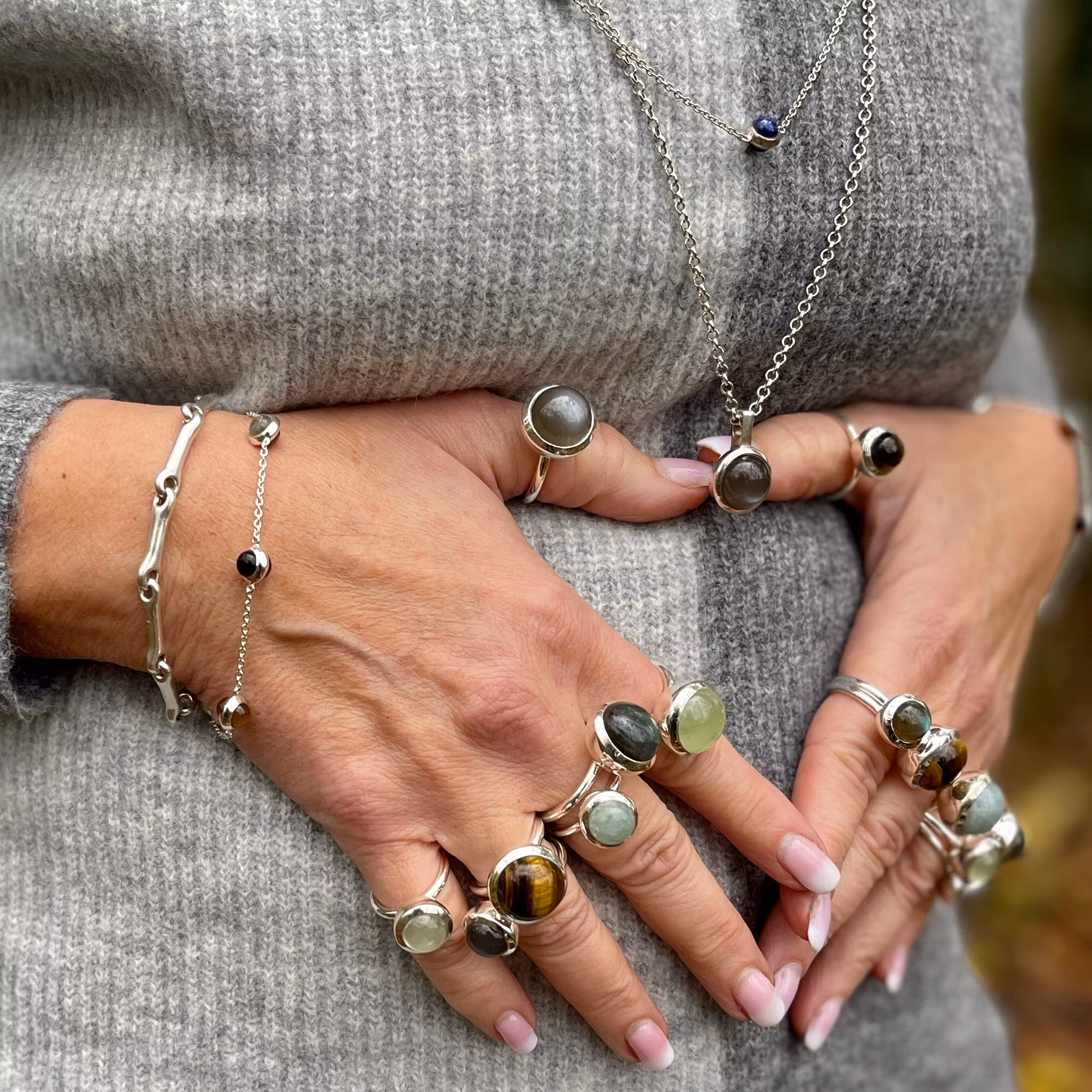 Ring HOLI Big Grey moonstone