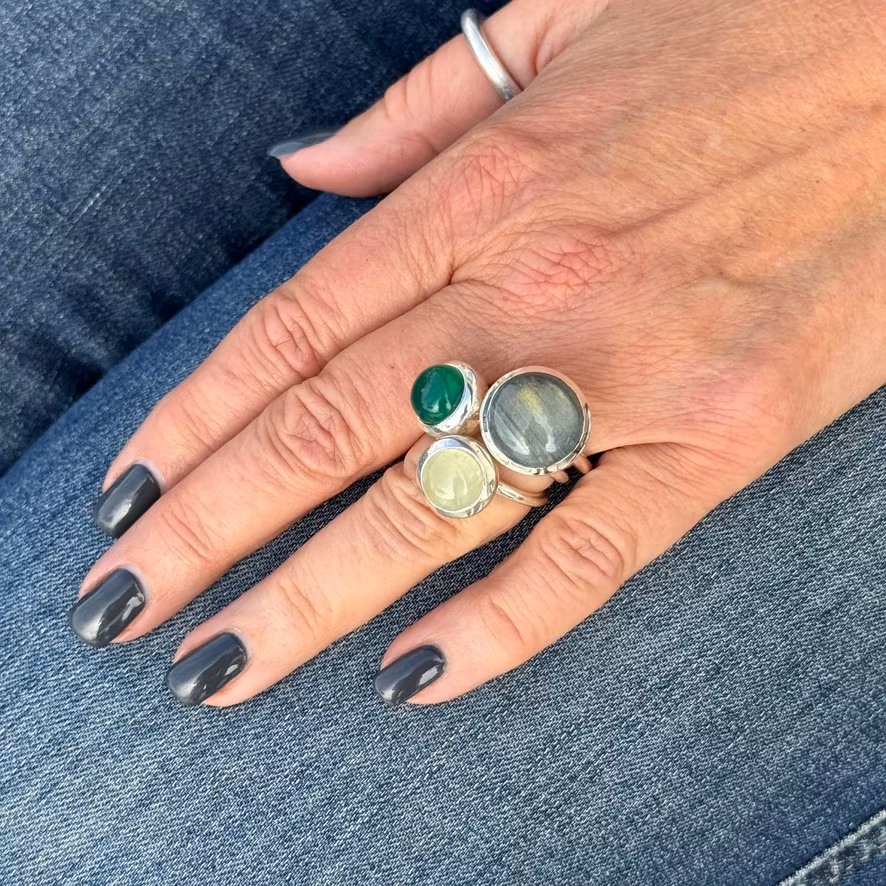 Ring HOLI Liten Grön Onyx