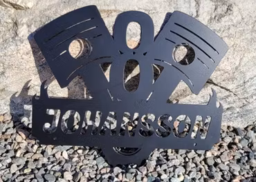 Skylt Kolvar V8 - Skylt med V8-motiv & egen text