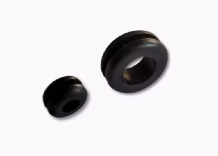 2st kabelgenomföringar med 5 och 10mm invändig diameter.