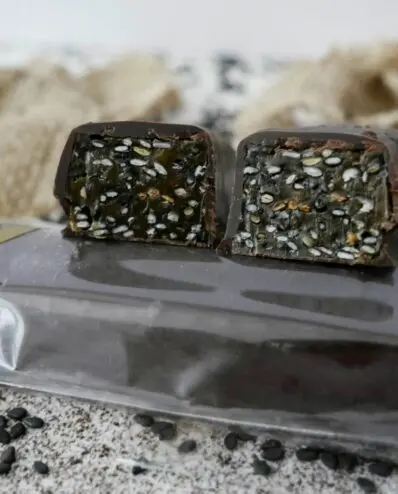 Sesamfrö med kola täckt i mörk choklad 40g, 1st