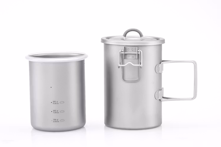 Multifunktionell kokkärl i titan 900ml