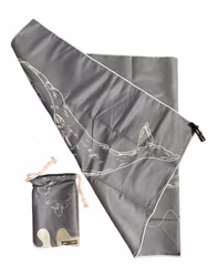 Nobu Gear Snabbtorkande Microfiber Resehandduk - Whale