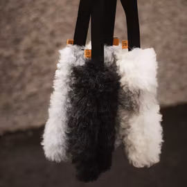 Kampleksak med svenskt fårskinn