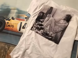 Exklusiv T-shirt med Ronnie-motiv från Ontario 1971