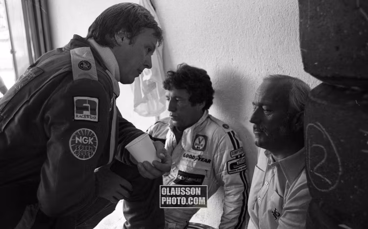 PORTFOLIO OF A MASTER - 6 sköna bilder i en signerad fotomapp